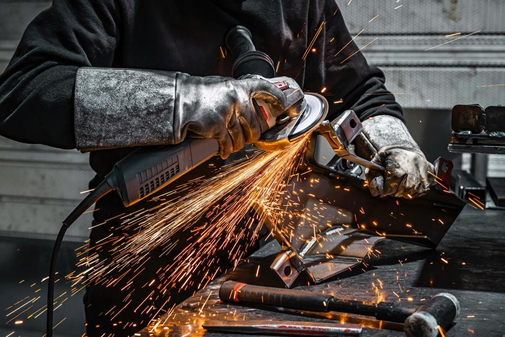 //bandraustralia.com.au/wp-content/uploads/2024/01/Welding-Man.jpg